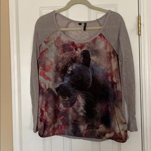 🌸Guess long sleeve black panther shirt